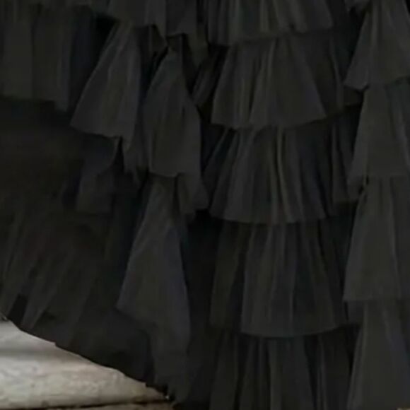 Black Maxi Layer Pettit Skirt (S-M) - Picture 8 of 9